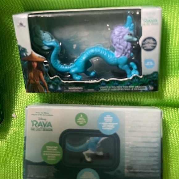 Lot of 4 -Disney Mini Brands Collectible Toys by ZURU - Great Stocking Stuffers - Picture 2 of 4